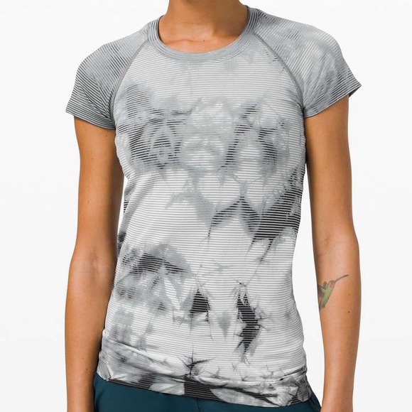 Lululemon Swiftly Tech Short Sleeve 2.0 Shibori Stripe Graphite Gray - Picture 3 of 12
